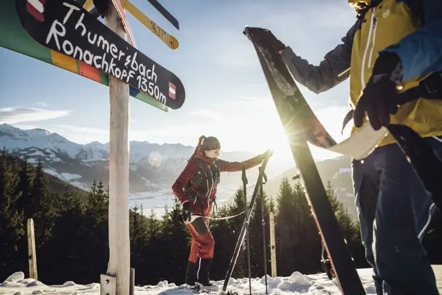 Skitourengehen in den Bergen